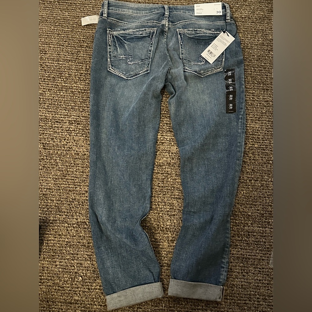 Brand new Silver Boyfriend Jean Size 30X29 Slim Leg Mid rise only $12